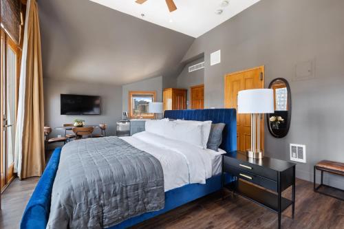 Suite Junior de lujo con balcón del hotel Blue Moon. Foto 2