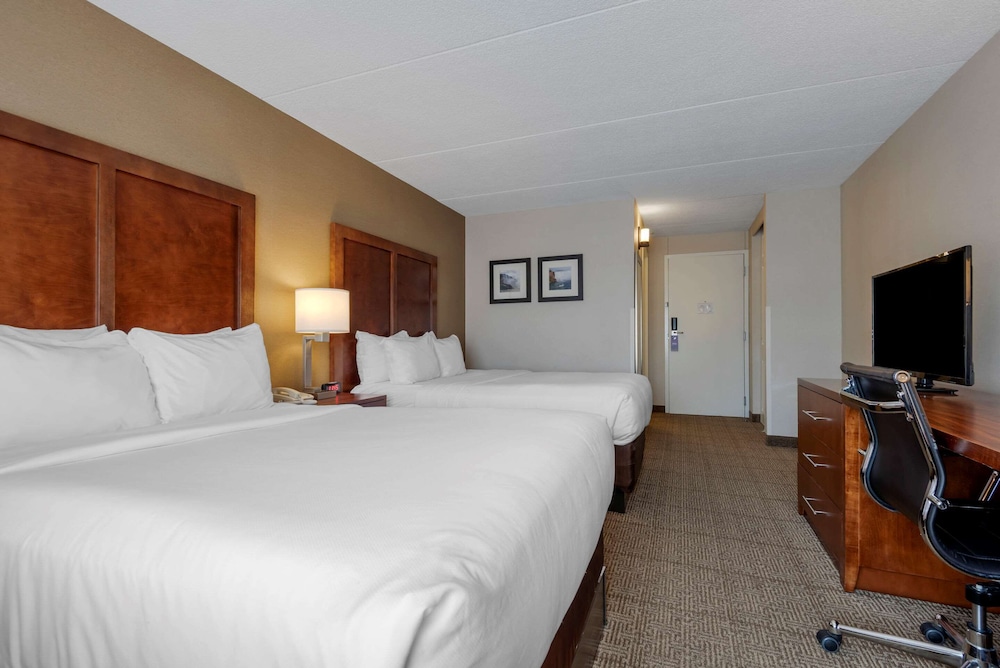 Habitación estándar doble, 2 camas dobles, no fumadores del hotel Comfort Inn The Pointe. Foto 5