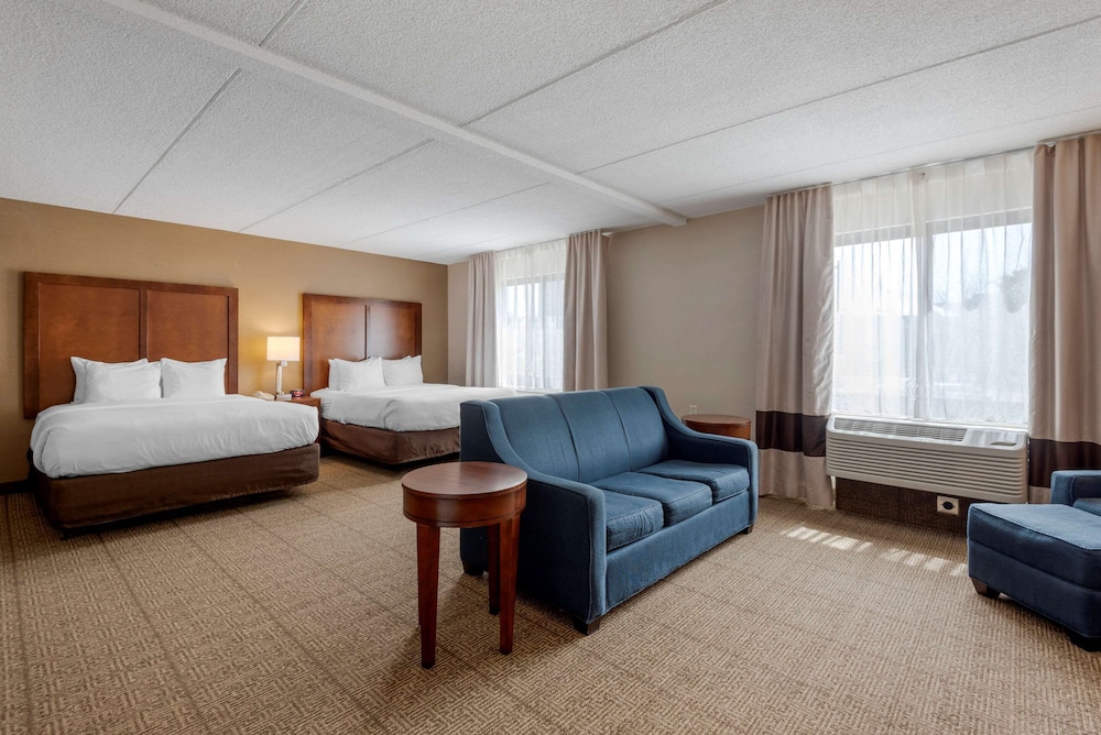 Suite, varias camas, accesible para personas con discapacidad, no fumadores (Upgrade) del hotel Comfort Inn The Pointe. Foto 5