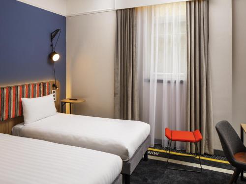 Habitación Doble - 2 camas del hotel ibis Styles London Gloucester Road. Foto 3