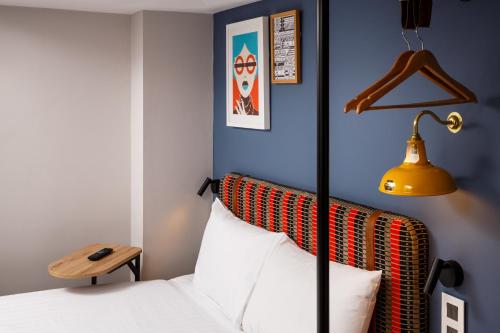 Habitación Doble del hotel ibis Styles London Gloucester Road. Foto 6