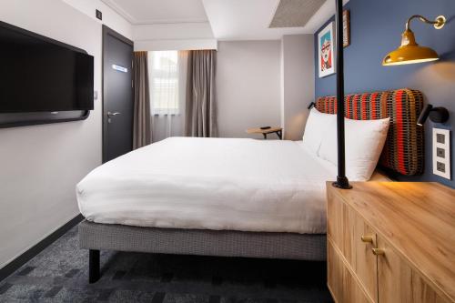 Habitación Doble del hotel ibis Styles London Gloucester Road. Foto 7
