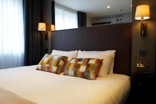 Habitación Doble Estándar del hotel The Camden Town Hotel. Foto 1