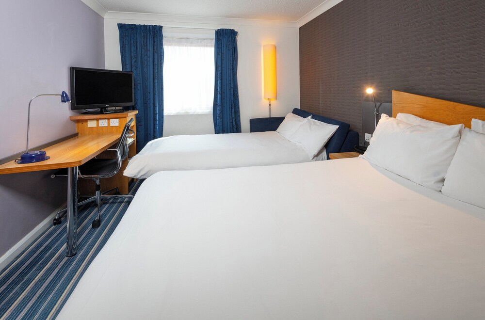 Habitación estándar, 1 cama doble con sofá cama del hotel Holiday Inn Express London Wandsworth, An Ihg. Foto 4