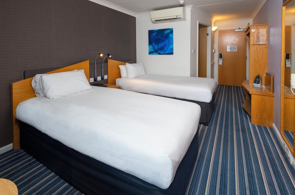 Habitación estándar, 2 camas individuales del hotel Holiday Inn Express London Wandsworth, An Ihg. Foto 4