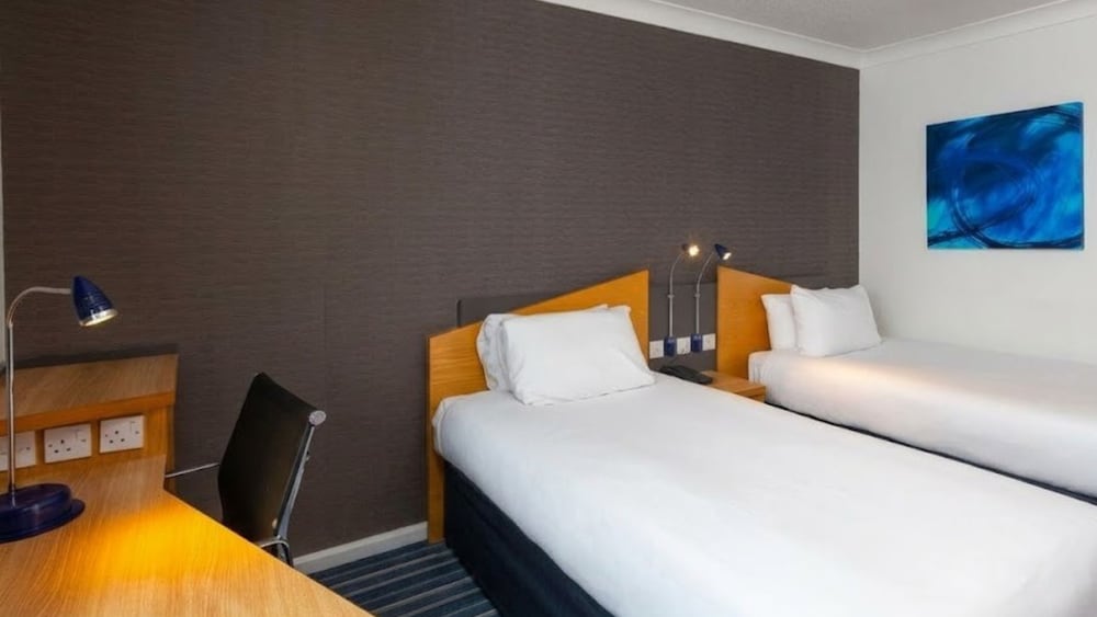 Habitación estándar, 2 camas individuales, accesible del hotel Holiday Inn Express London Wandsworth, An Ihg. Foto 4