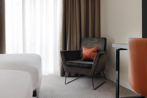 Habitación Doble adaptada para personas de movilidad reducida - 2 camas del hotel DoubleTree By Hilton London Excel. Foto 5