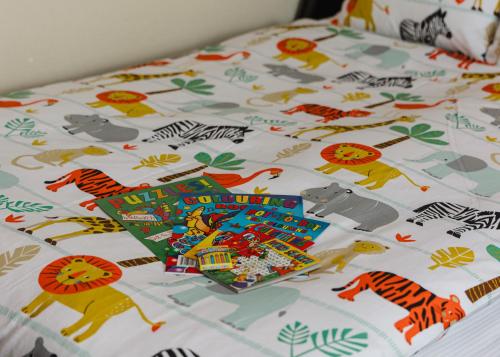 Habitación con sofá cama - 1 cama grande del hotel DoubleTree By Hilton London Excel. Foto 3