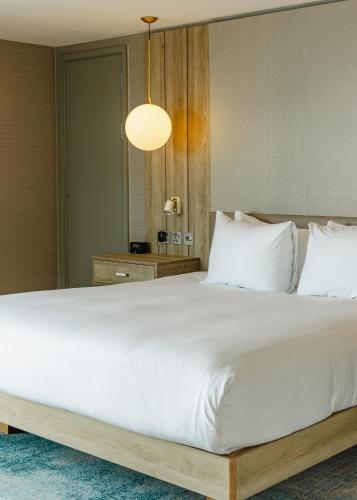 Suite Deluxe de 1 dormitorio con vistas - 1 cama extragrande del hotel DoubleTree By Hilton London Excel. Foto 3