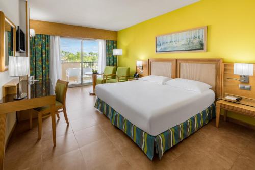 Habitación Familiar Superior del hotel Elba Costa Ballena Beach and Thalasso Resort. Foto 5