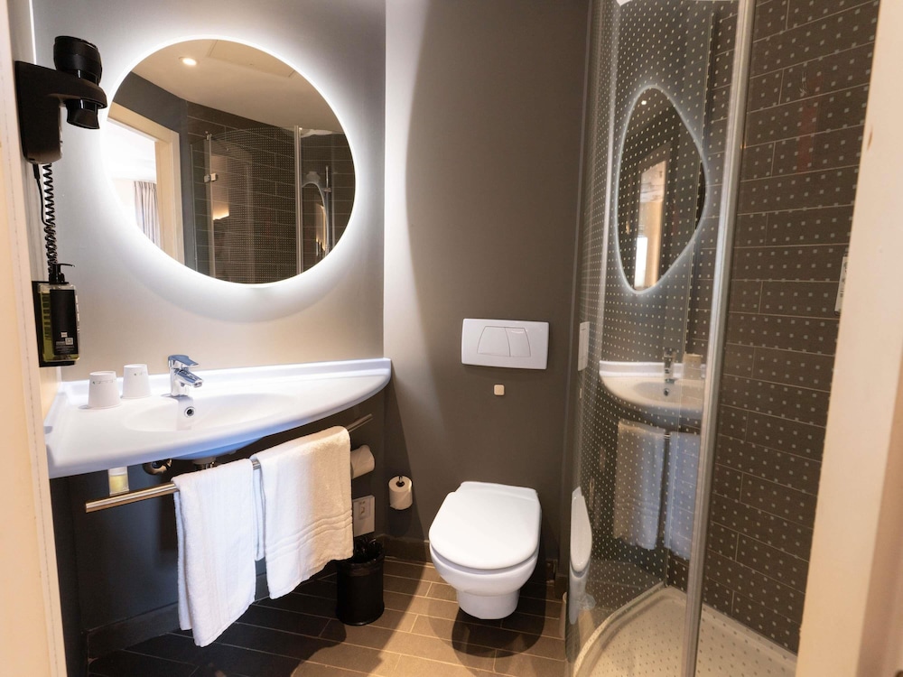 Habitación ejecutiva, 1 cama doble del hotel Ibis Malaga Centro Ciudad. Foto 1