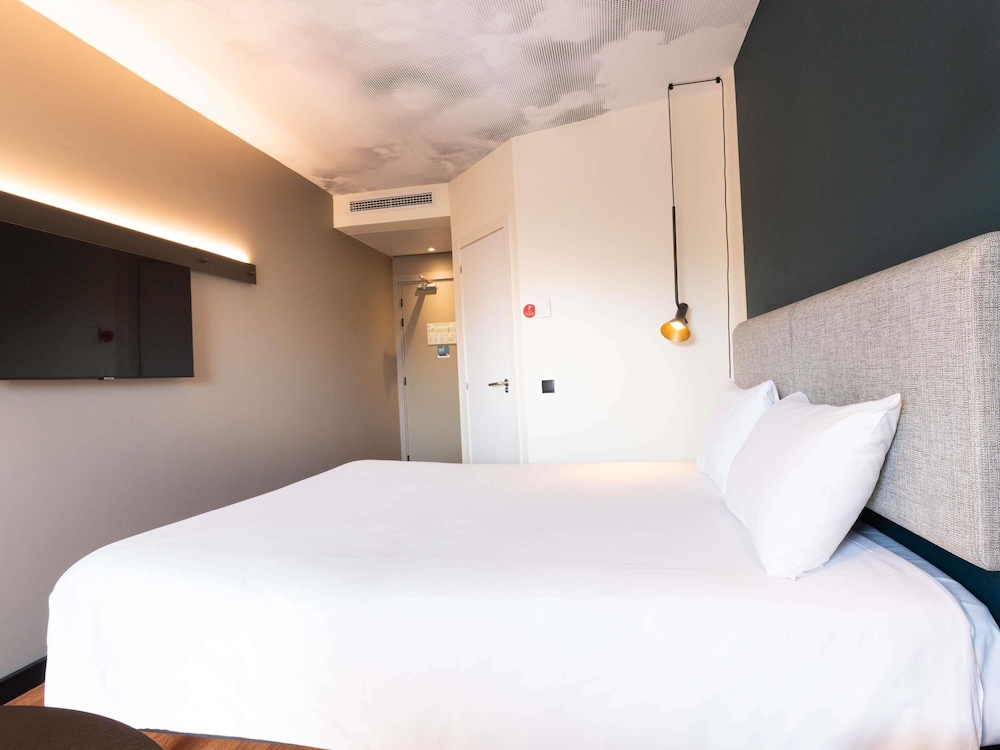 Habitación ejecutiva, 1 cama doble del hotel Ibis Malaga Centro Ciudad. Foto 4