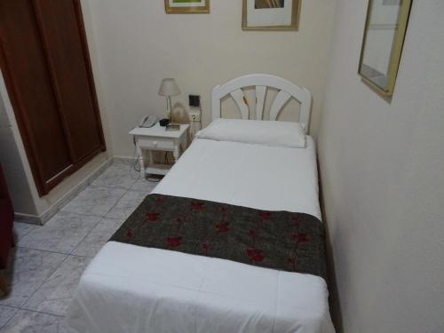 Habitación Individual del hotel Tanausú. Foto 1