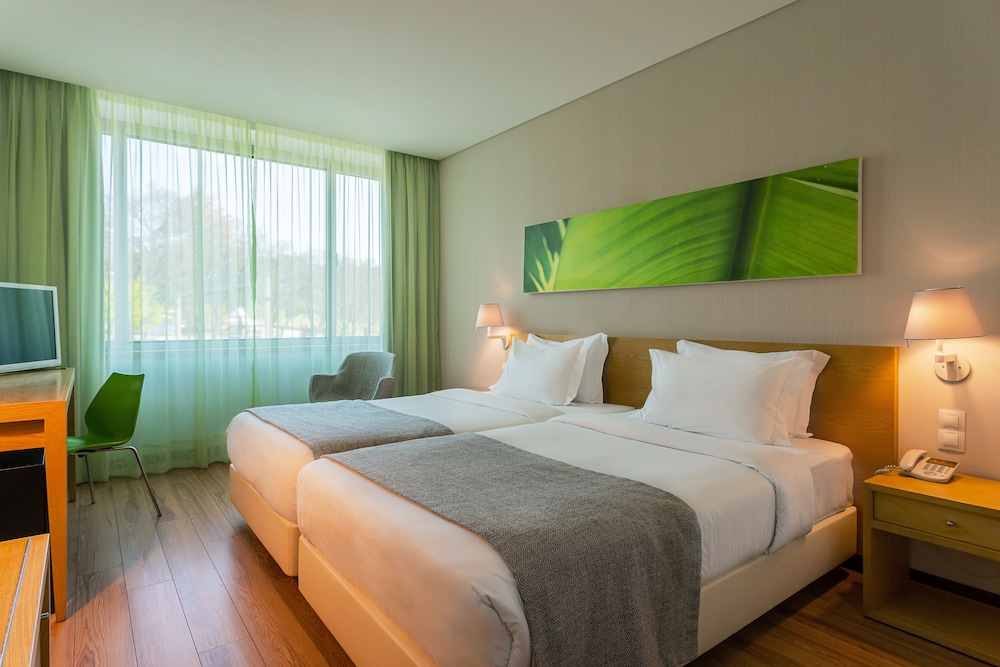 Habitación económica con 1 cama doble o 2 individuales del hotel Hf Fenix Garden. Foto 4