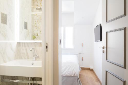 Suite del hotel AU COEUR DU MARAIS. Foto 10