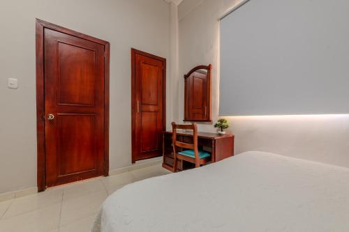 Habitación Doble Estándar - 1 o 2 camas del hotel Dorado Plaza Centro Histórico. Foto 9