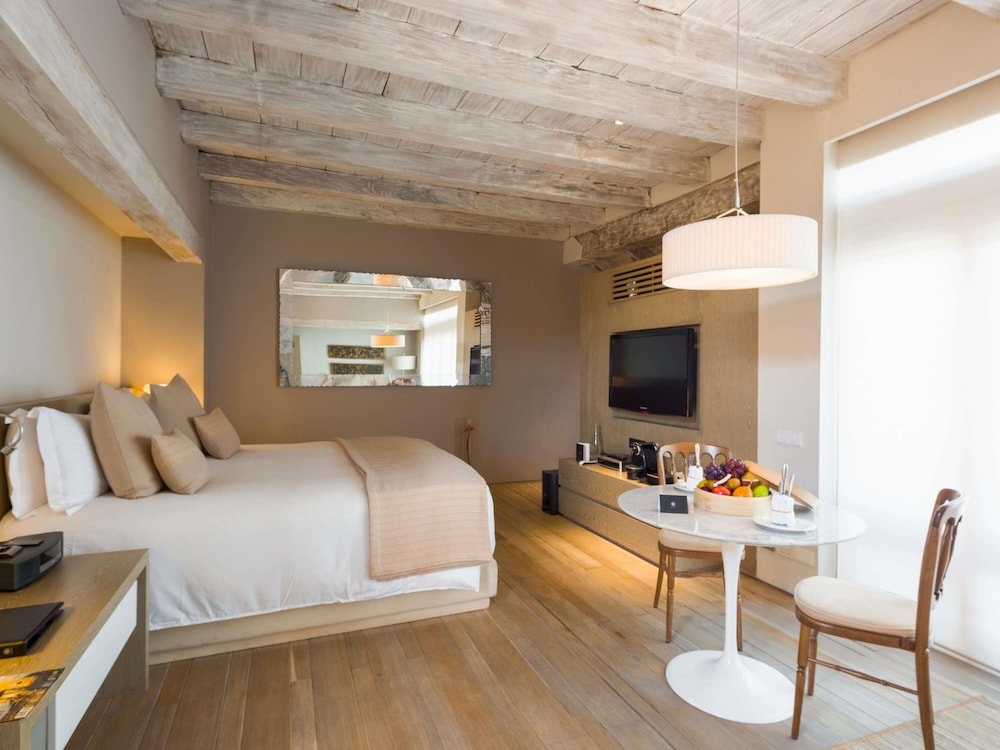 COLONIAL SUITE - CAMA KING SIZE, ÁREA COLONIAL, MAYORDOMO del hotel Sofitel Legend Santa Clara Cartagena