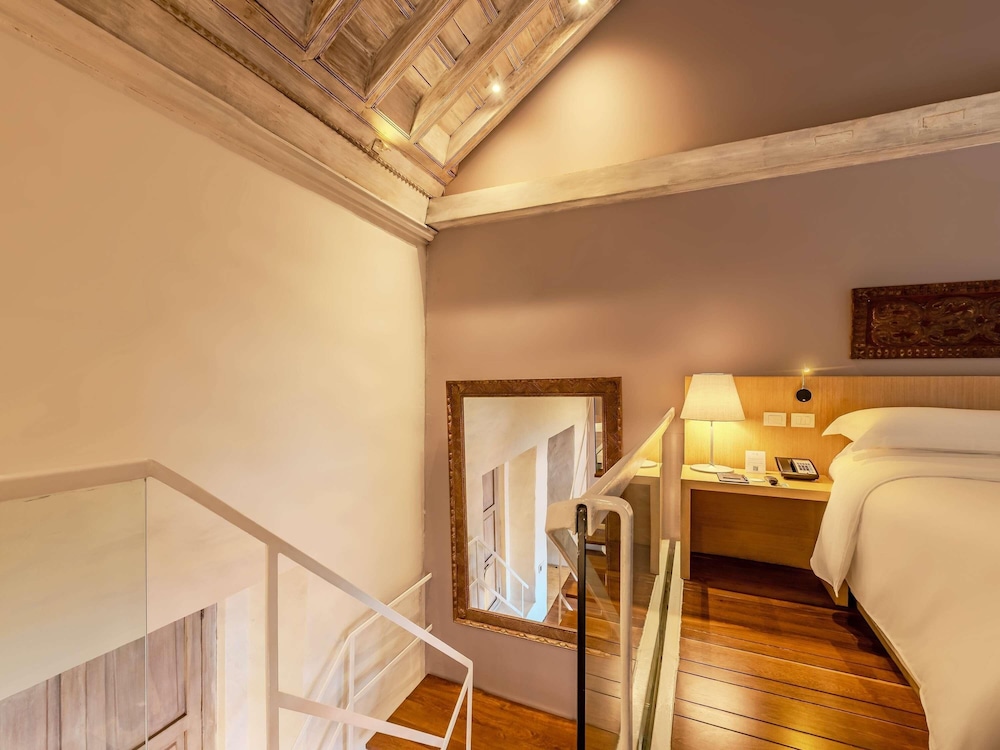 SUITE DUPLEX, 1 Cama King Size, En la Zona Colonial, Servicio de Mayordomía del hotel Sofitel Legend Santa Clara Cartagena. Foto 8