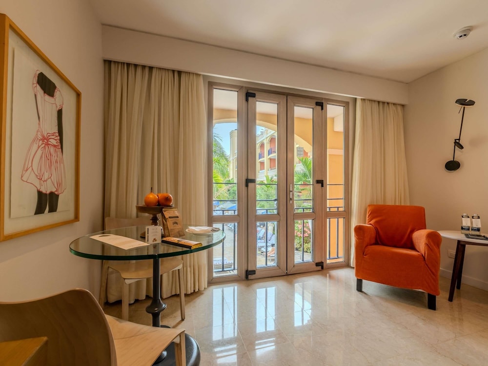 HABITACIÓN CLÁSICA, 1 Cama King Size, Vista Interior del hotel Sofitel Legend Santa Clara Cartagena. Foto 2