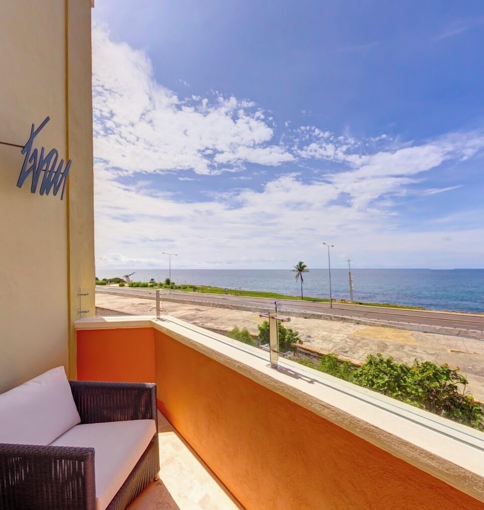 GRAU SUITE, 1 cama king size, terraza con vista al mar, servicio de mayordomía del hotel Sofitel Legend Santa Clara Cartagena. Foto 2