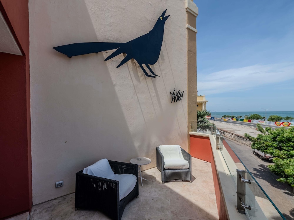 GRAU SUITE, 1 cama king size, terraza con vista al mar, servicio de mayordomía del hotel Sofitel Legend Santa Clara Cartagena. Foto 16