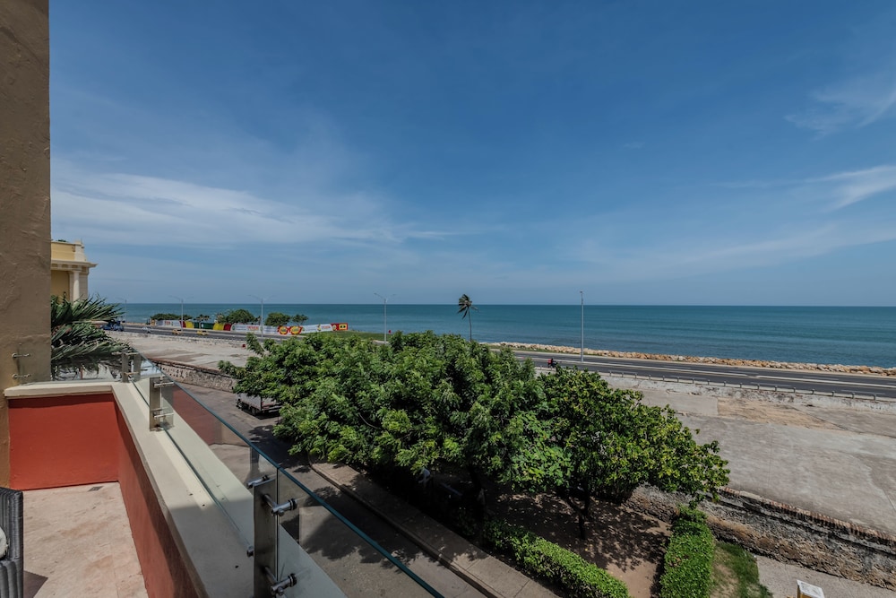 GRAU SUITE, 1 cama king size, terraza con vista al mar, servicio de mayordomía del hotel Sofitel Legend Santa Clara Cartagena. Foto 22