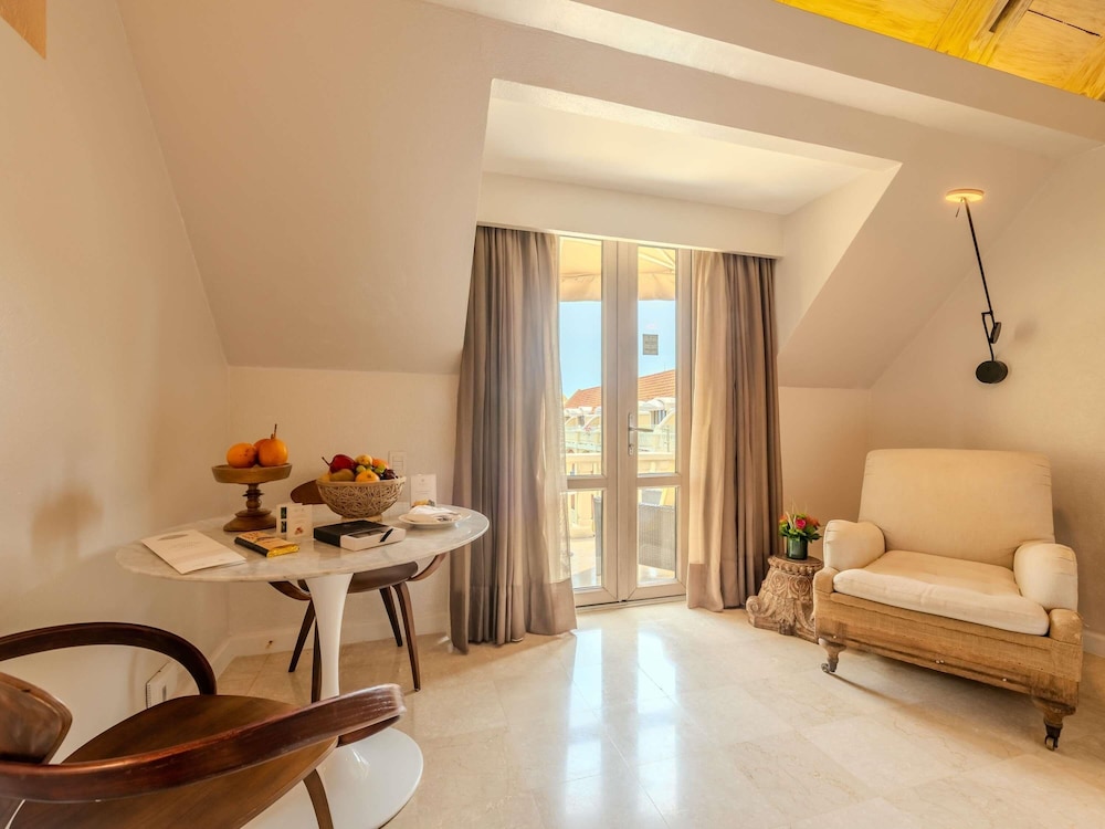 HABITACIÓN DELUXE en planta alta con 1 cama king size, balcón con vistas al mar y mayordomo del hotel Sofitel Legend Santa Clara Cartagena. Foto 15