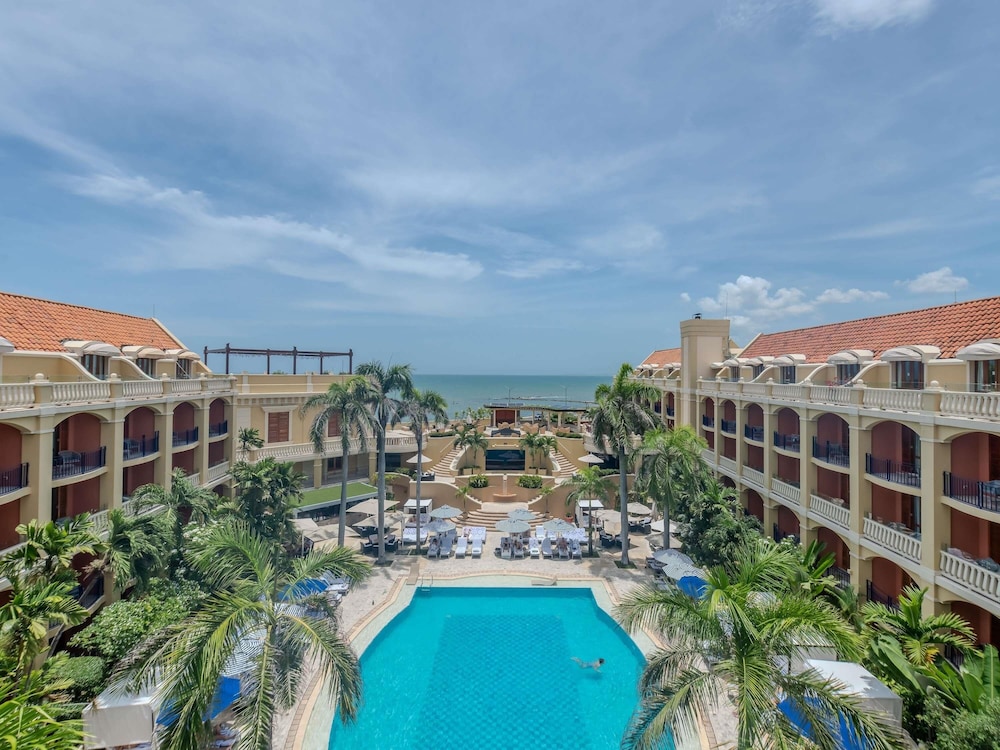 SUITE LEGEND en planta alta con 1 cama king size, vistas al mar y servicio de mayordomo del hotel Sofitel Legend Santa Clara Cartagena. Foto 10