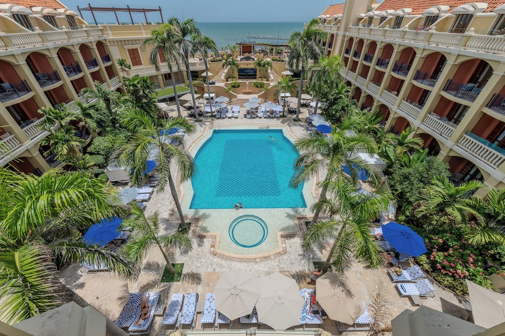SUITE LEGEND en planta alta con 1 cama king size, vistas al mar y servicio de mayordomo del hotel Sofitel Legend Santa Clara Cartagena. Foto 24