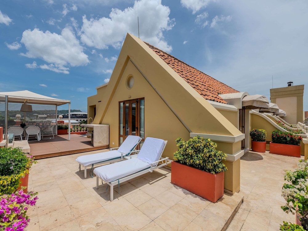 Imperial Amaral Suite: terraza con vista al mar, jacuzzi exterior, cama king size, mayordomo del hotel Sofitel Legend Santa Clara Cartagena. Foto 12