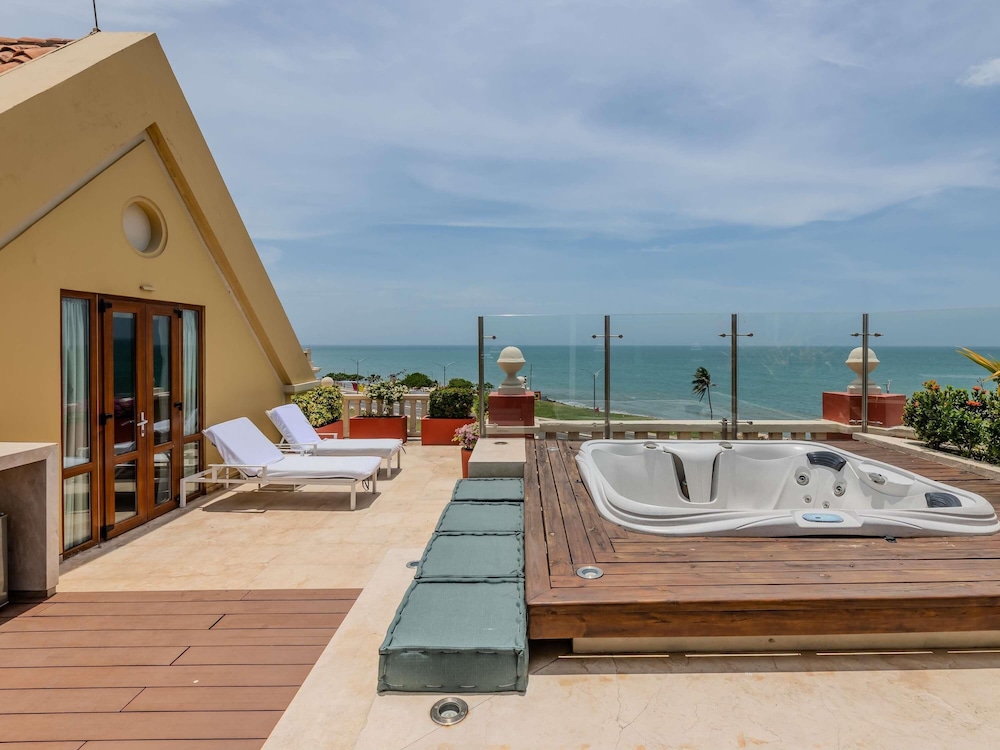 Imperial Amaral Suite: terraza con vista al mar, jacuzzi exterior, cama king size, mayordomo del hotel Sofitel Legend Santa Clara Cartagena. Foto 17