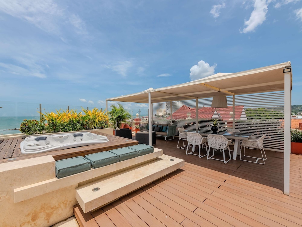 Imperial Amaral Suite: terraza con vista al mar, jacuzzi exterior, cama king size, mayordomo del hotel Sofitel Legend Santa Clara Cartagena. Foto 18