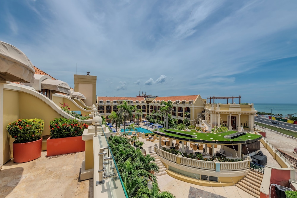 Imperial Amaral Suite: terraza con vista al mar, jacuzzi exterior, cama king size, mayordomo del hotel Sofitel Legend Santa Clara Cartagena. Foto 23
