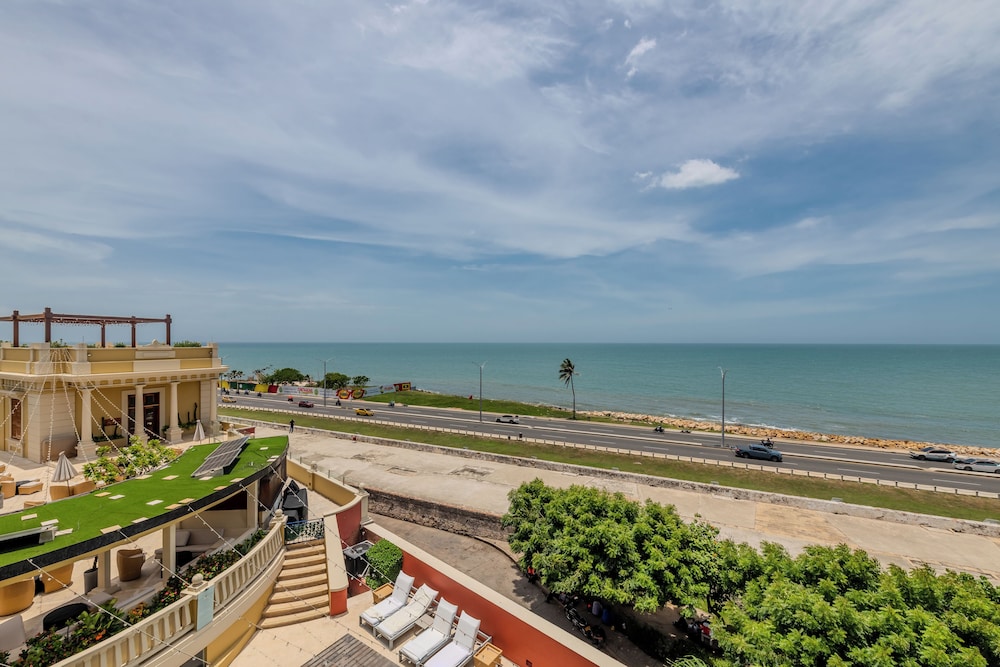 Imperial Amaral Suite: terraza con vista al mar, jacuzzi exterior, cama king size, mayordomo del hotel Sofitel Legend Santa Clara Cartagena. Foto 24
