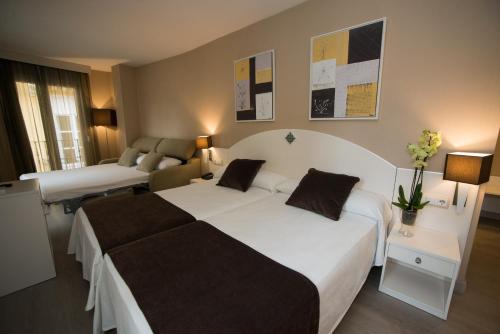 Habitación Familiar del hotel Sercotel Torico Plaza. Foto 3