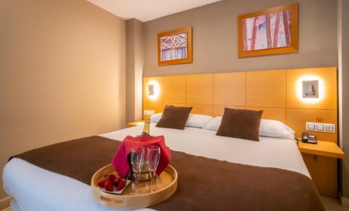 Habitación Doble Superior con terraza del hotel La City Estación. Foto 6
