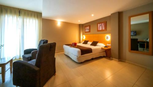 Habitación Doble Superior con terraza del hotel La City Estación. Foto 11
