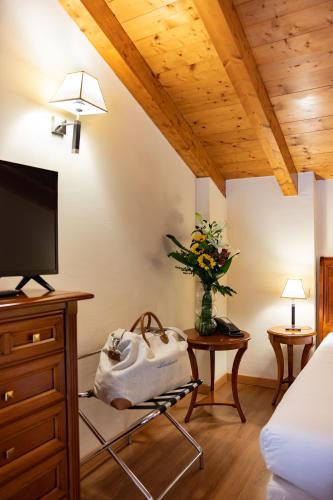 Habitación Superior con cama extragrande del hotel Venice Resort Airport. Foto 8