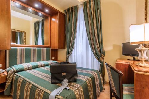 Habitación Doble Económica - 1 o 2 camas del hotel Raeli Archimede. Foto 4