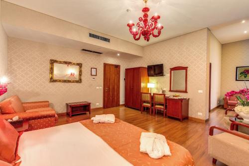 Habitación cuádruple del hotel Augusta Lucilla Palace. Foto 6
