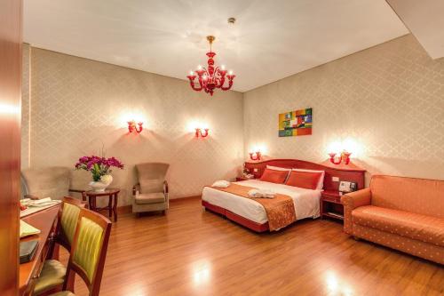 Habitación cuádruple del hotel Augusta Lucilla Palace. Foto 8