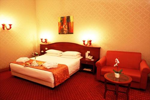 Habitación cuádruple del hotel Augusta Lucilla Palace. Foto 10