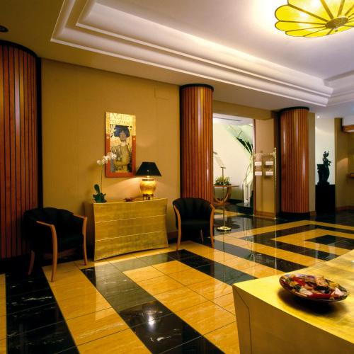 Habitación Triple Clásica del hotel Ramada By Wyndham Naples