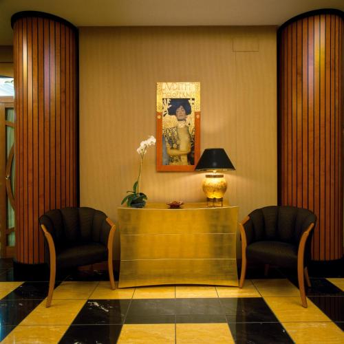 Habitación Triple Clásica del hotel Ramada By Wyndham Naples. Foto 4