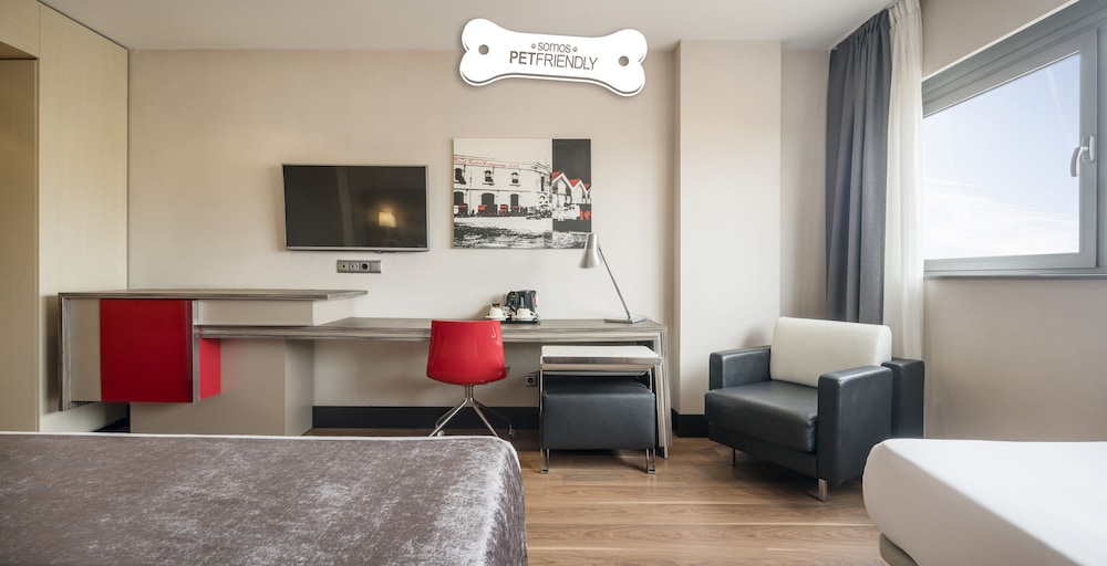 Habitación doble, mascotas del hotel Ilunion Barcelona. Foto 1