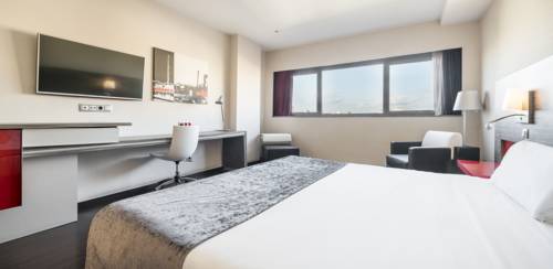 Habitación doble del hotel Ilunion Barcelona. Foto 3