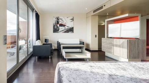 Junior suite del hotel Ilunion Barcelona. Foto 6