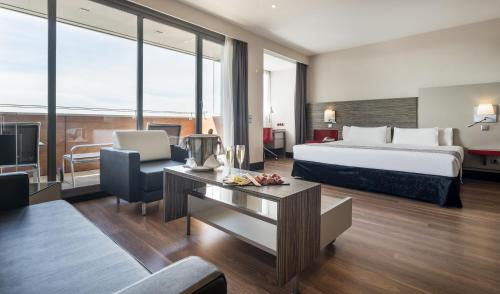 Habitación Doble Superior del hotel Ilunion Barcelona. Foto 8