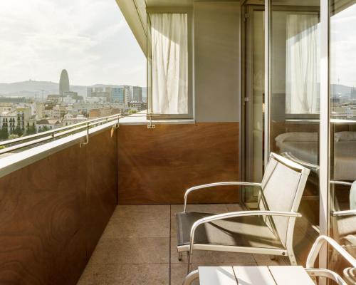Habitación Doble Superior del hotel Ilunion Barcelona. Foto 11