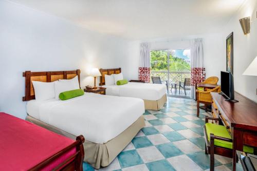 Habitación con vistas al jardín - 2 camas dobles del hotel Grand Decameron Panama, A Trademark All Inclusive Resort